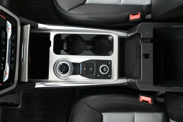 2024 Ford Explorer XLT - Photo 39