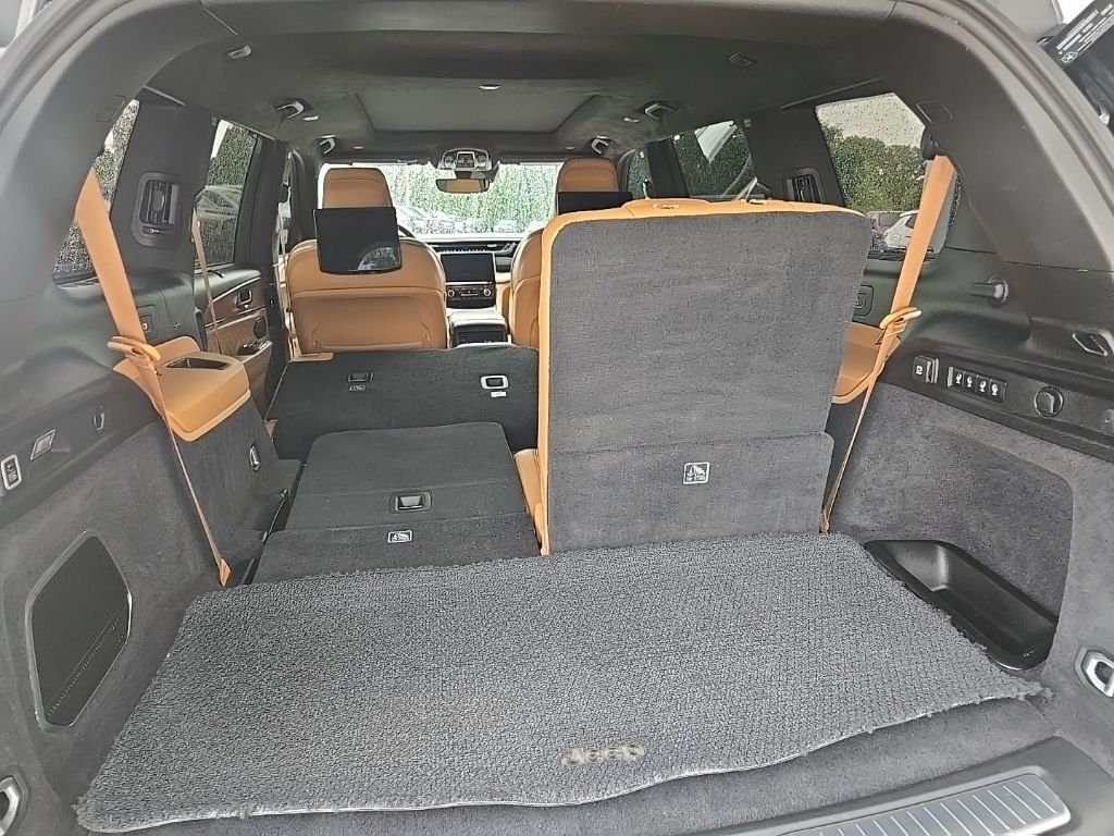 Used 2024 Black Jeep Summit image 117