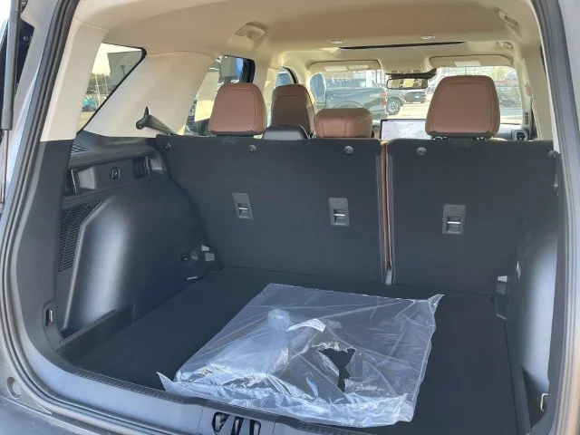 New 2026 Space White Metallic Ford Outer Banks image 8