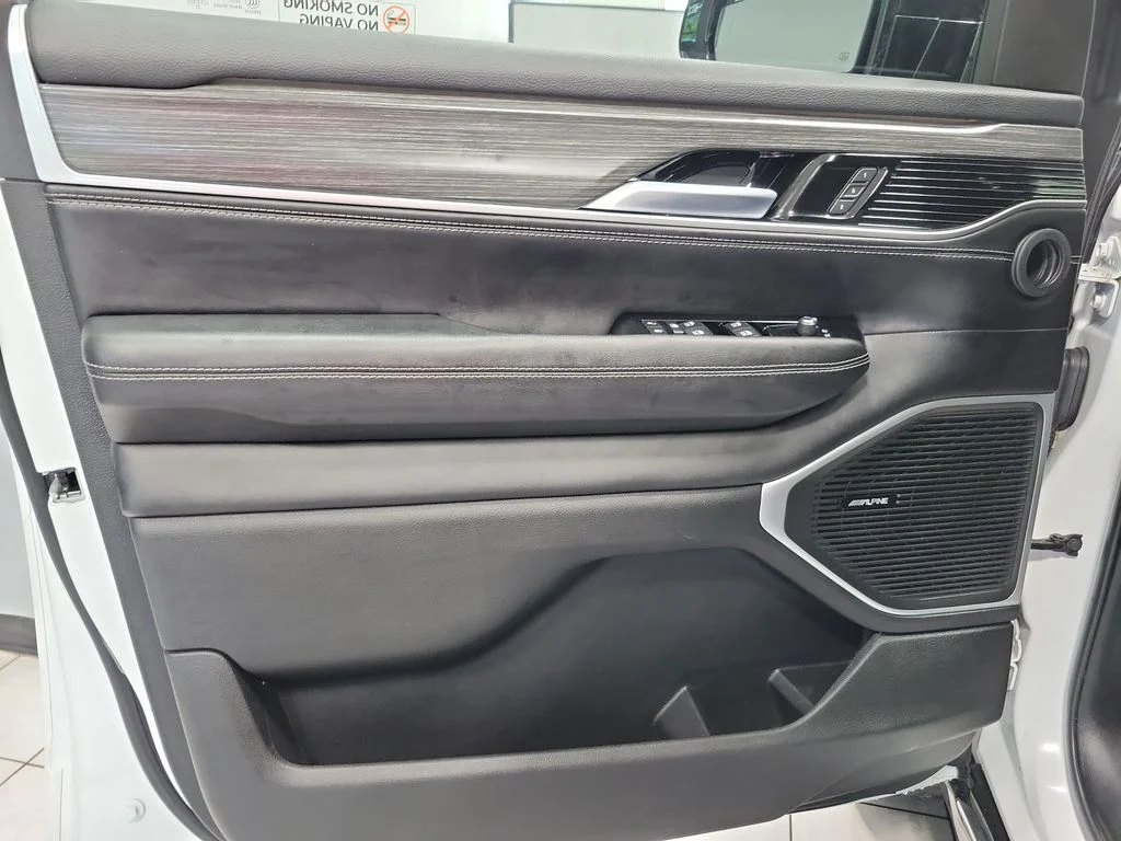 Used 2023 White Jeep Series II image 39