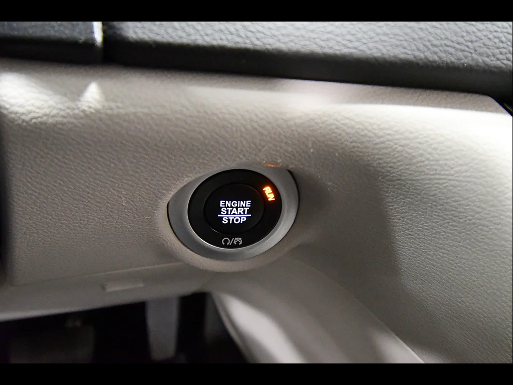 2024 Chrysler Voyager LX - Photo 24