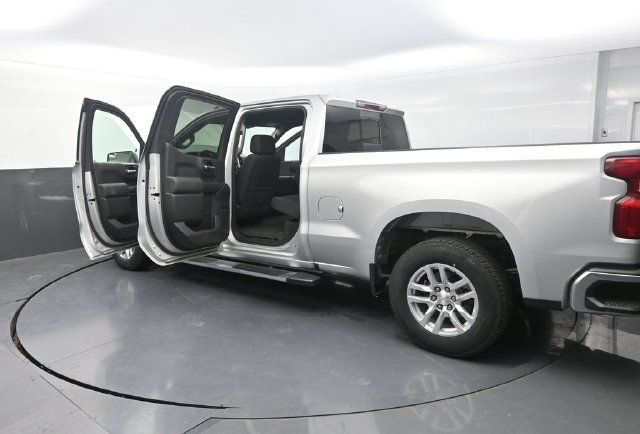 Used 2020 Silver Chevrolet LT image 43