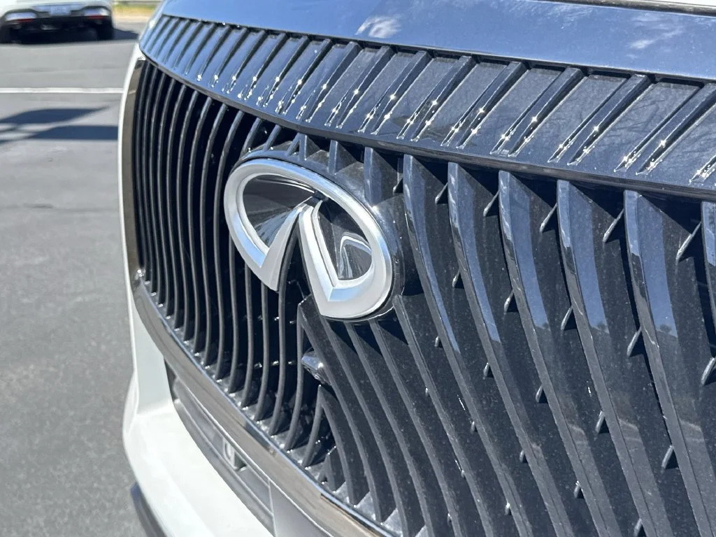 New 2026 2T RADIANT WHIT INFINITI Autograph 4WD image 32