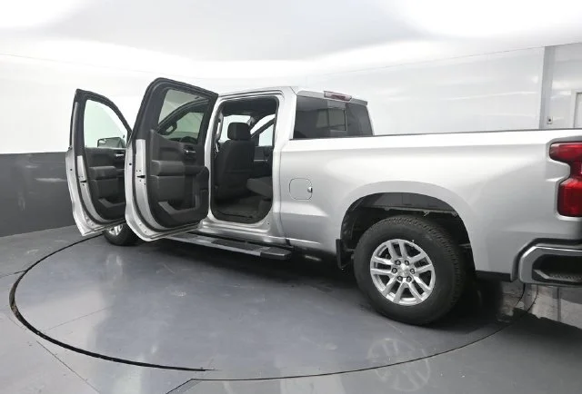 Used 2020 Silver Chevrolet LT image 43
