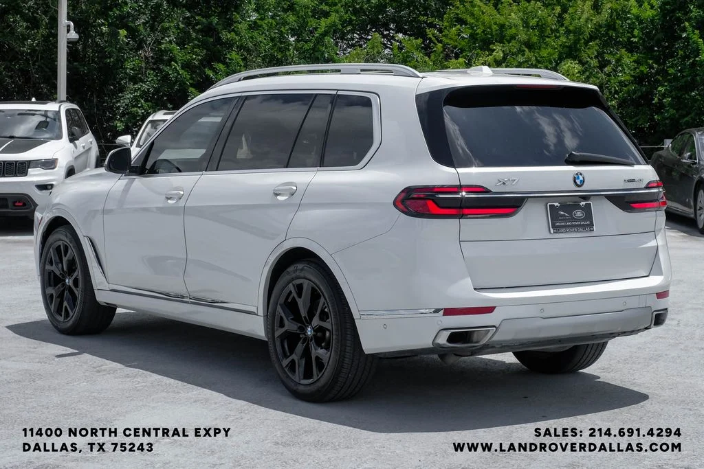 Used 2023 Mineral White Metallic BMW xDrive40i image 10