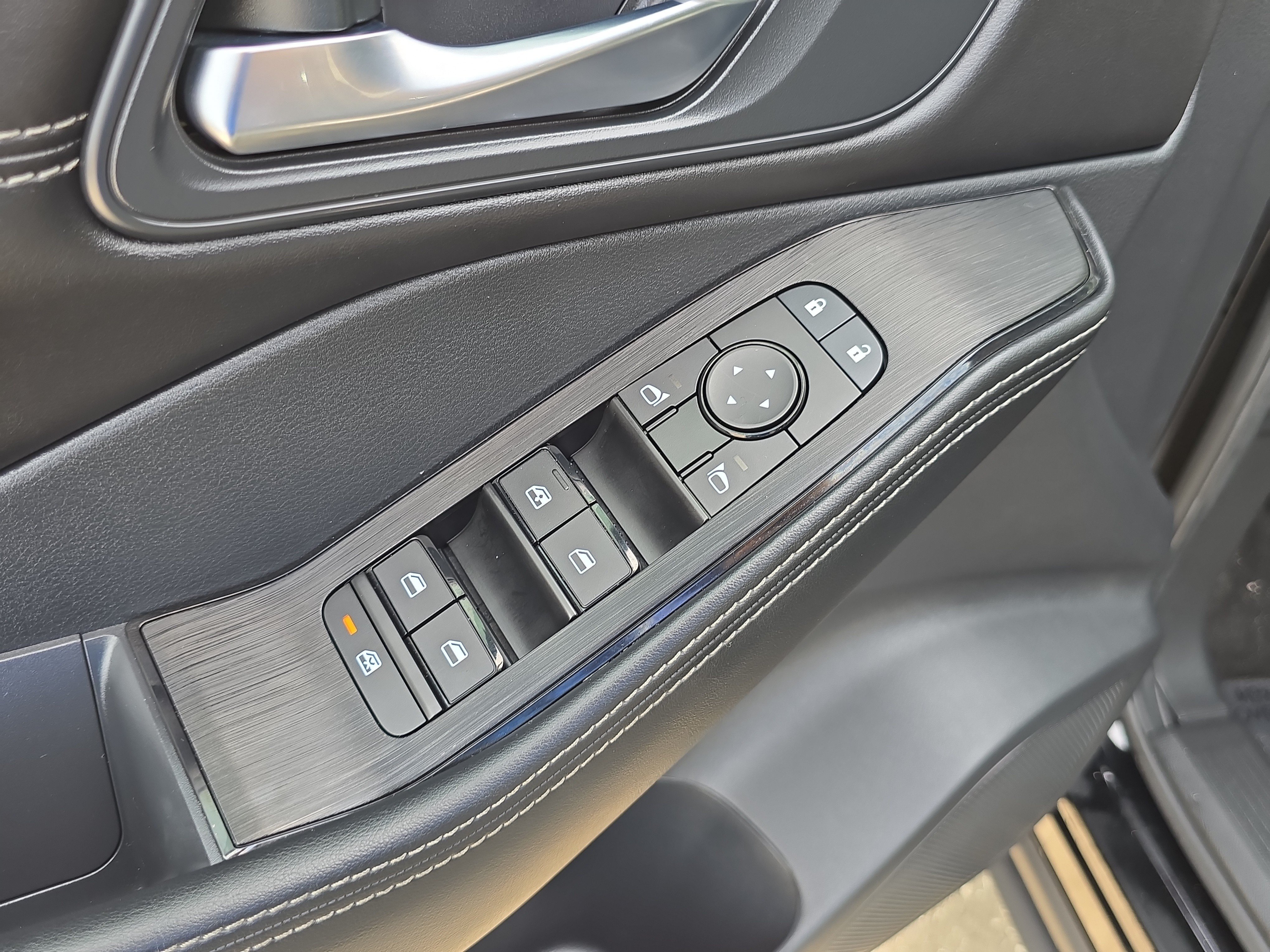 Used 2023 Super Black Nissan SV image 20