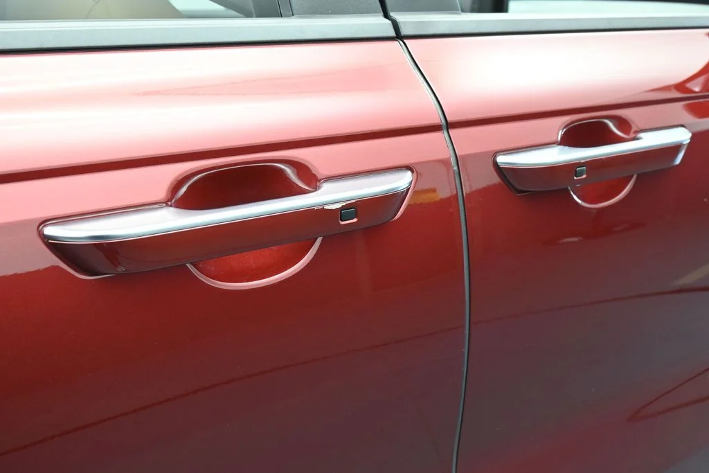 Used 2024 Flare Red Kia LX image 33