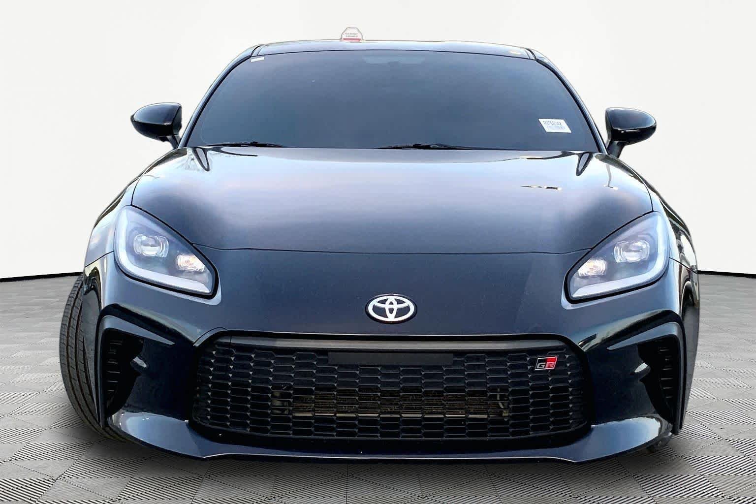 Used 2024 Raven Toyota  image 7