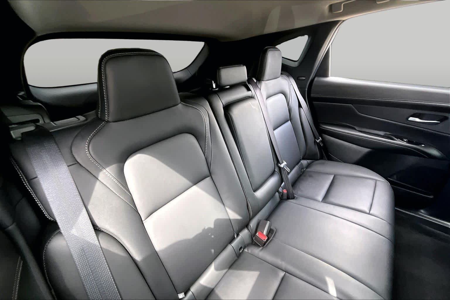 Used 2025 Everest White Pearl Tricoat Nissan SL image 19