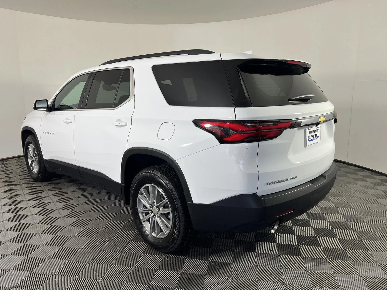 Used 2023 Summit White Chevrolet LT image 29