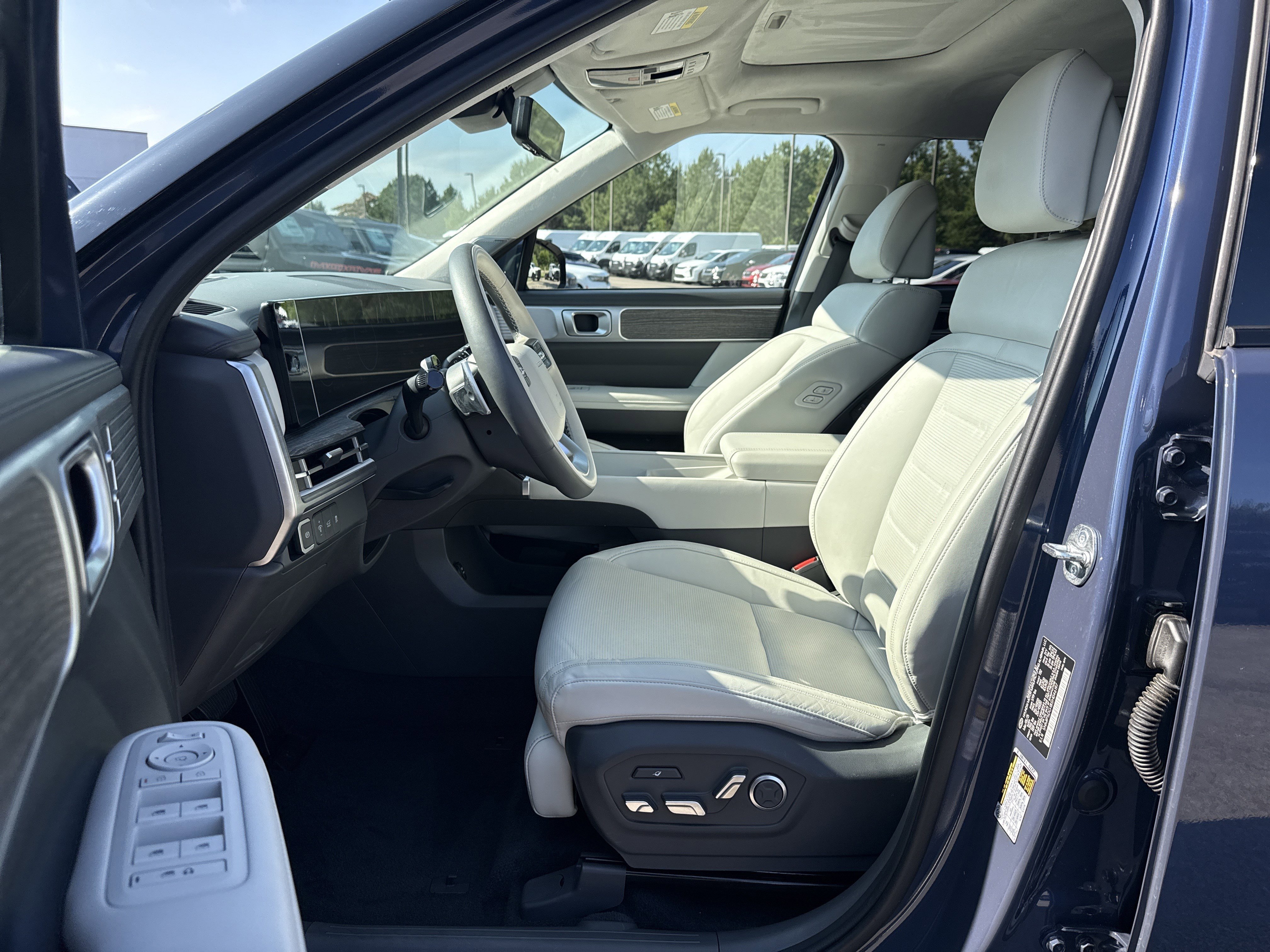 Used 2025 Atlantis Blue Hyundai Calligraphy image 9