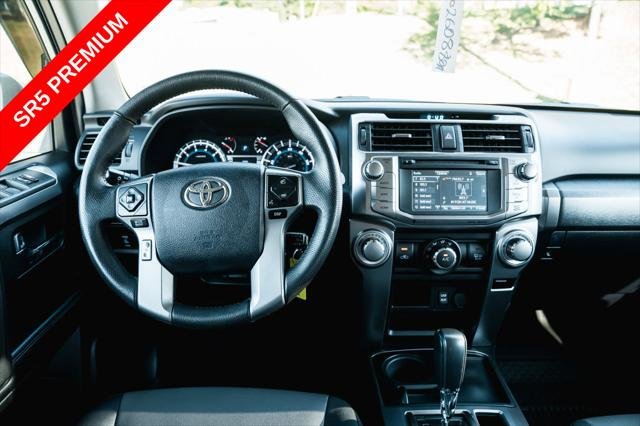Certified Used 2019 CLASSIC SILVER MET Toyota  image 13