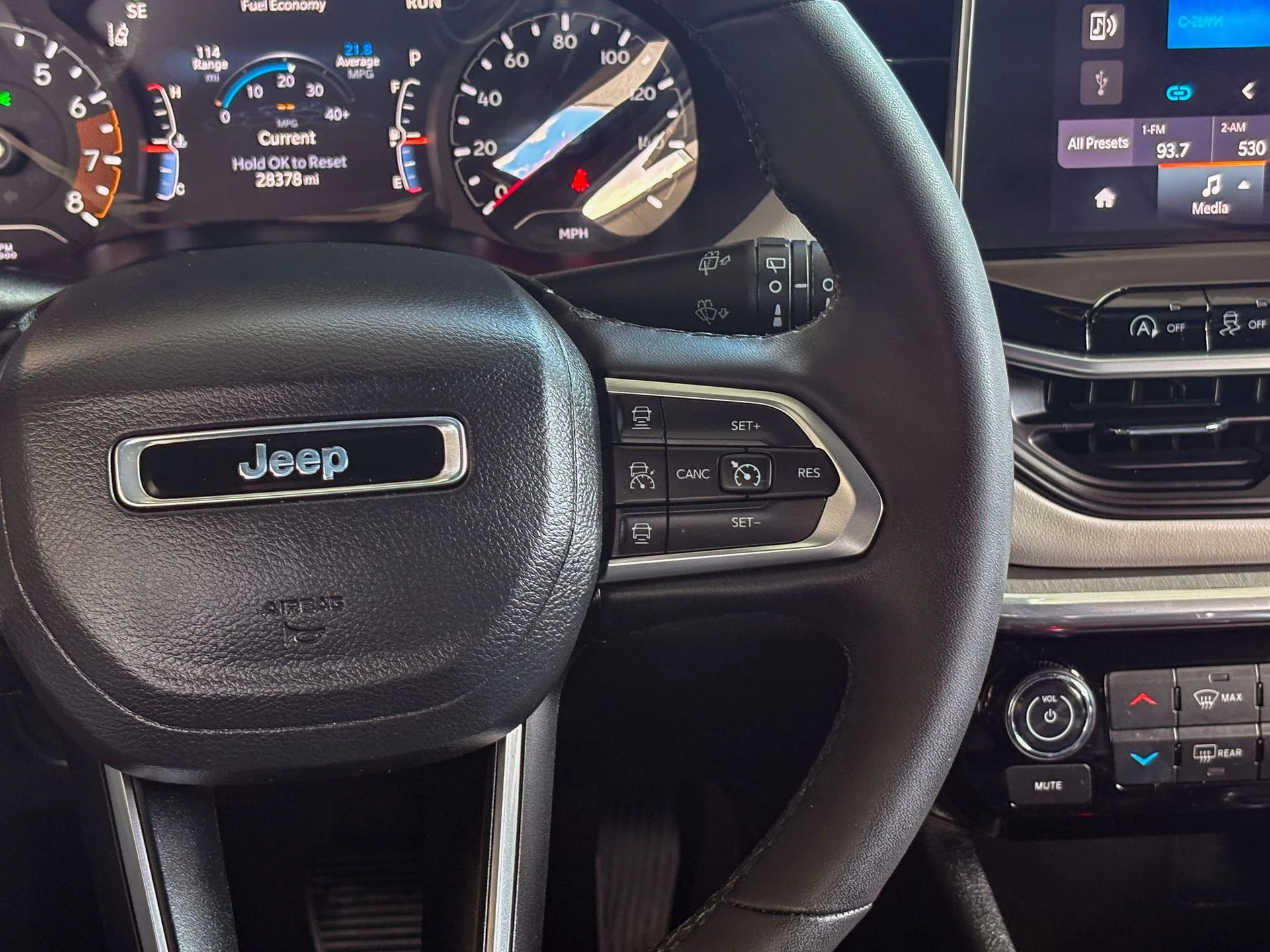 Used 2023 White Jeep Limited image 31