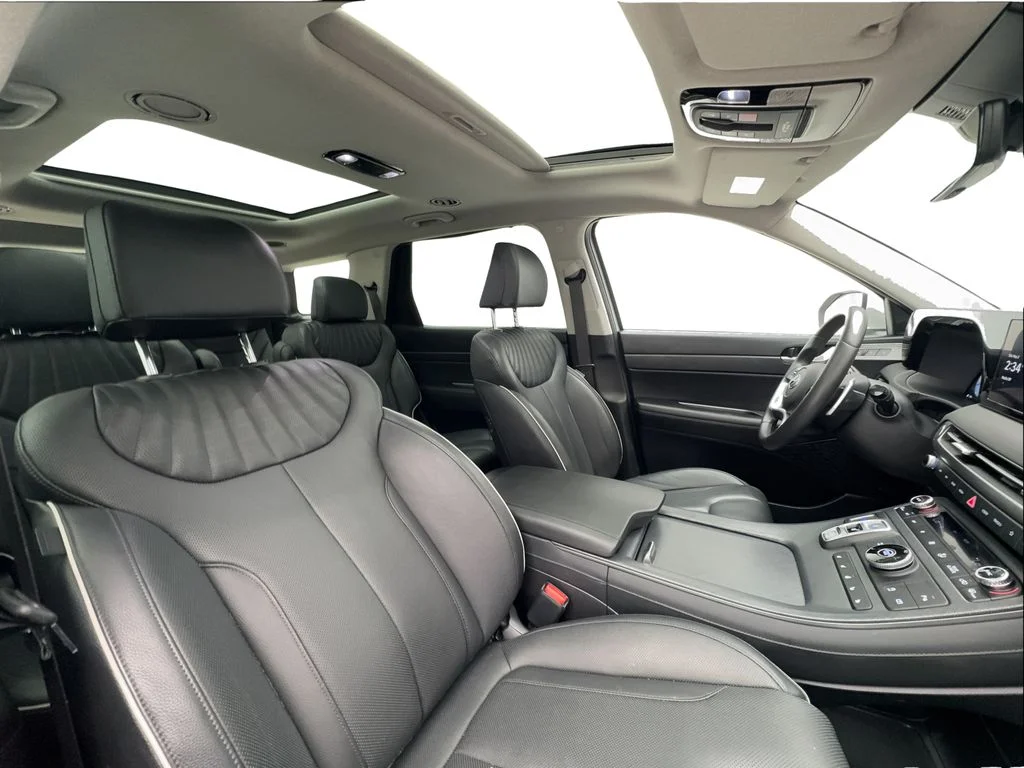 Used 2025 Silver Hyundai Limited image 32