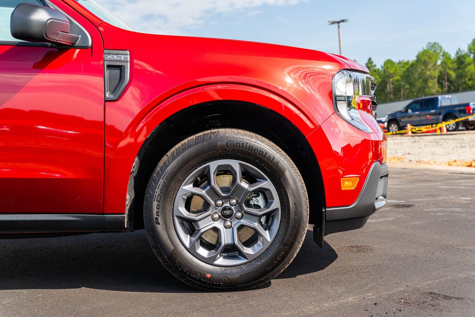 New 2026 Ruby Red Metallic Tinted Clearcoat Ford XLT image 5