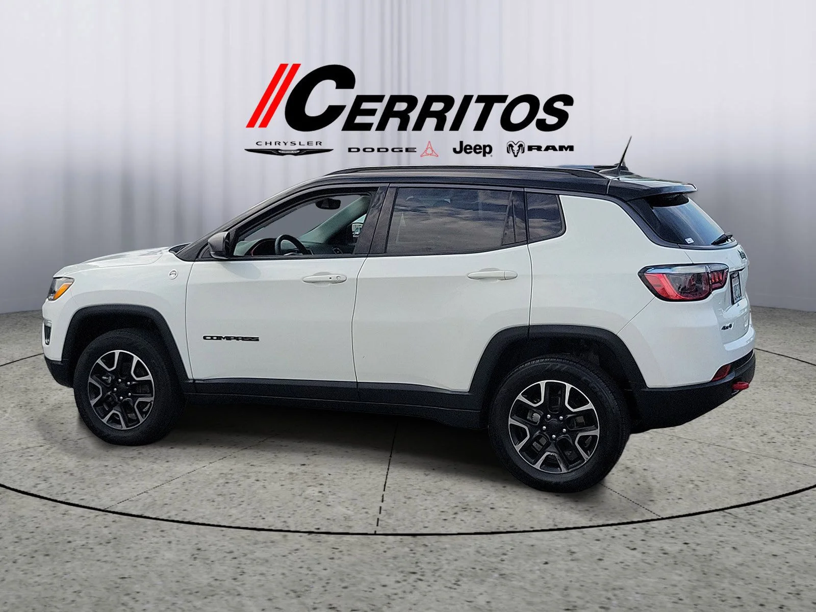 Used 2021 White Jeep Trailhawk image 2