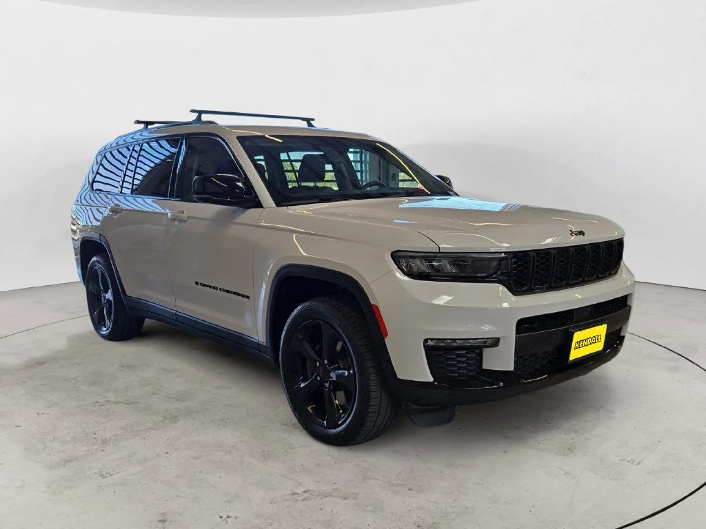 Used 2022 White Jeep Limited image 5