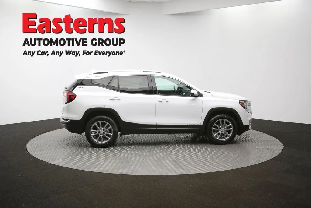 Used 2024 White GMC SLT image 44