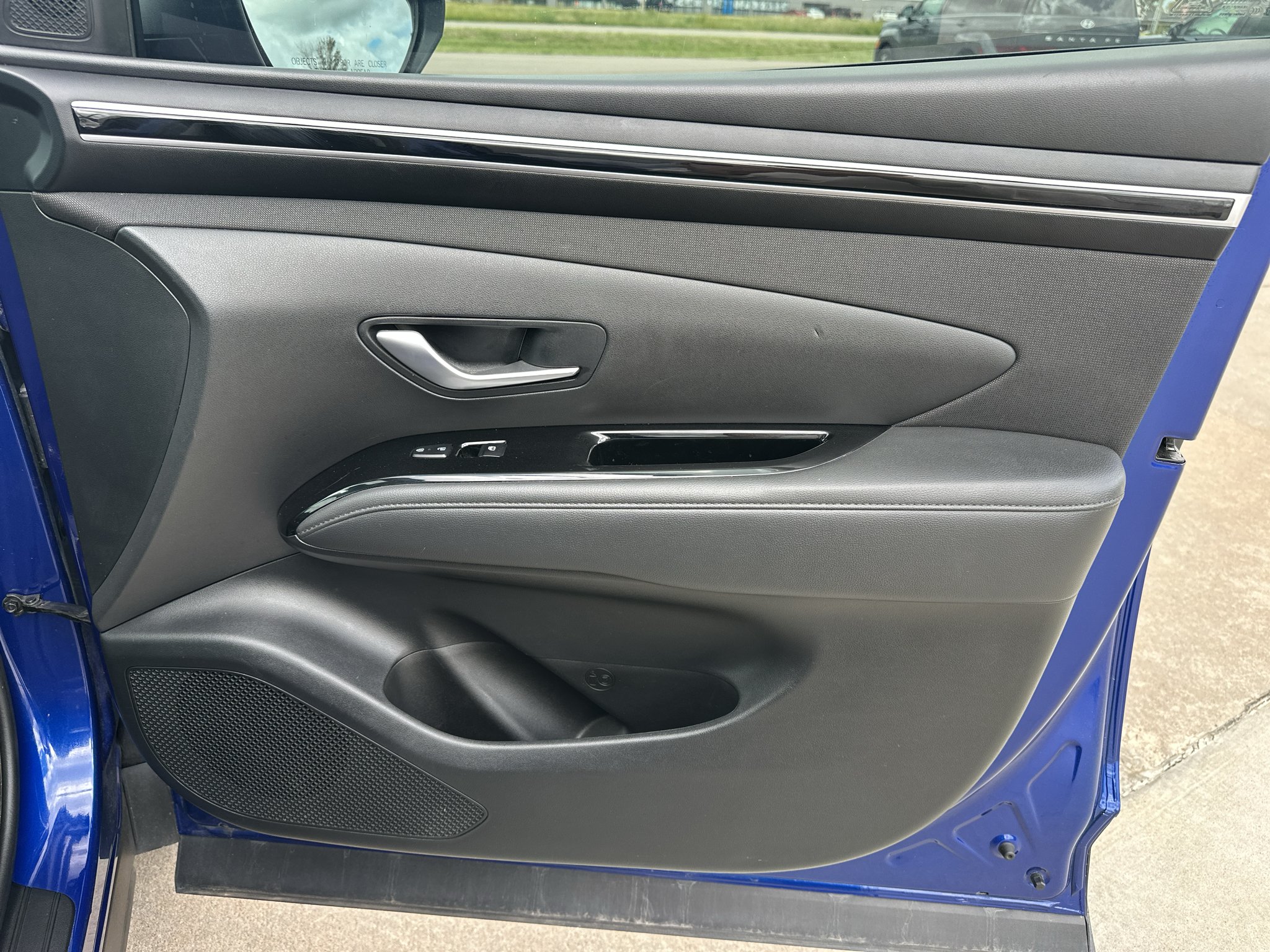 Used 2022 Intense Blue Hyundai SEL image 30