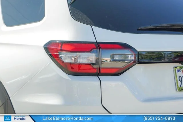 Used 2025 Platinum White Pearl Honda Touring image 12