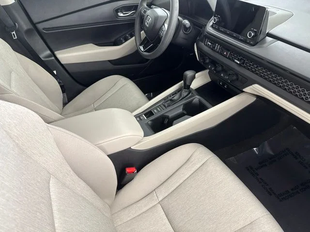 Used 2024 White Honda EX image 27