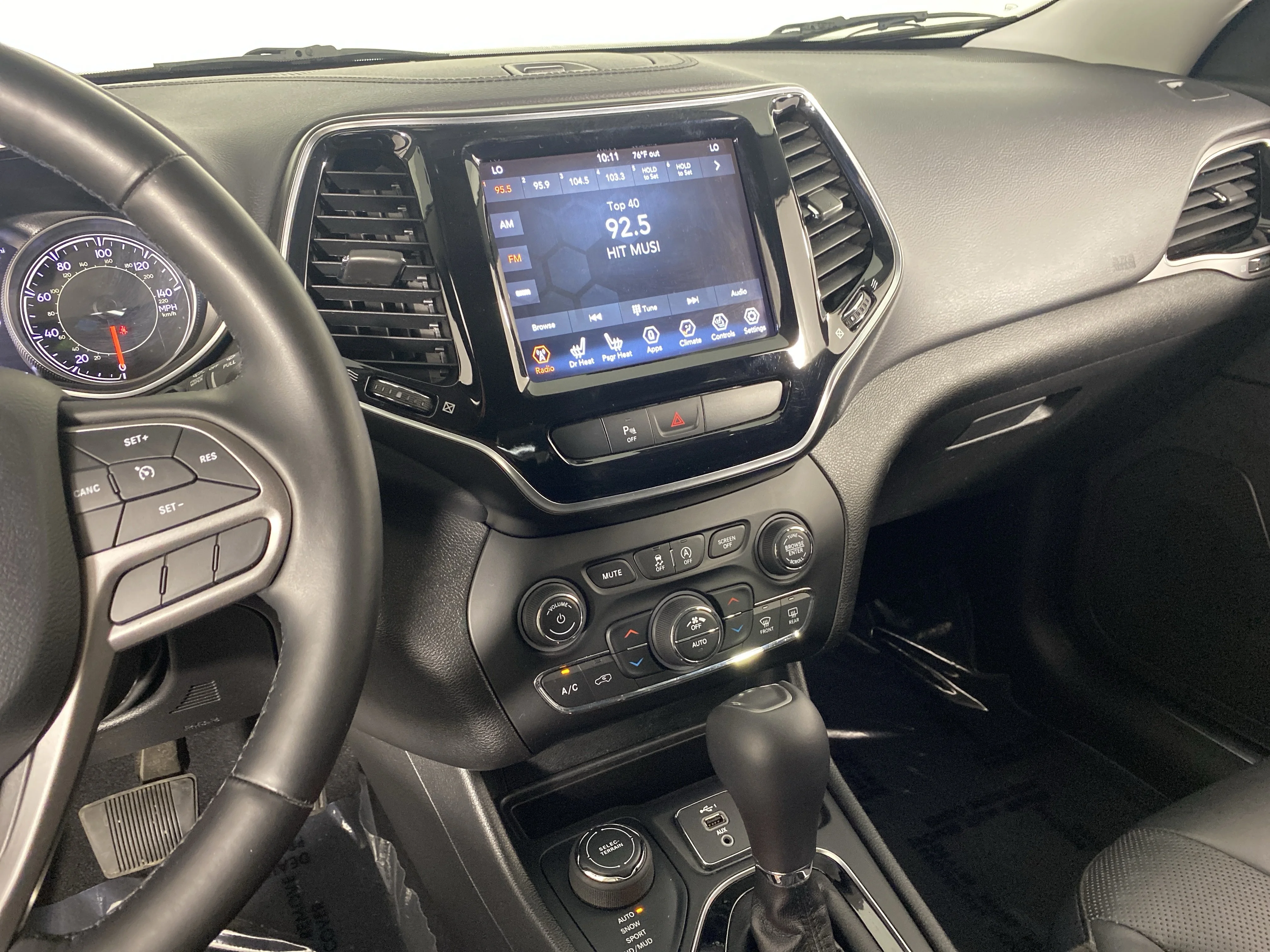 Used 2020 Bright White Clearcoat Jeep Limited image 27