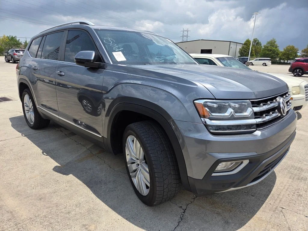 Used 2019 Gray Volkswagen SEL image 3