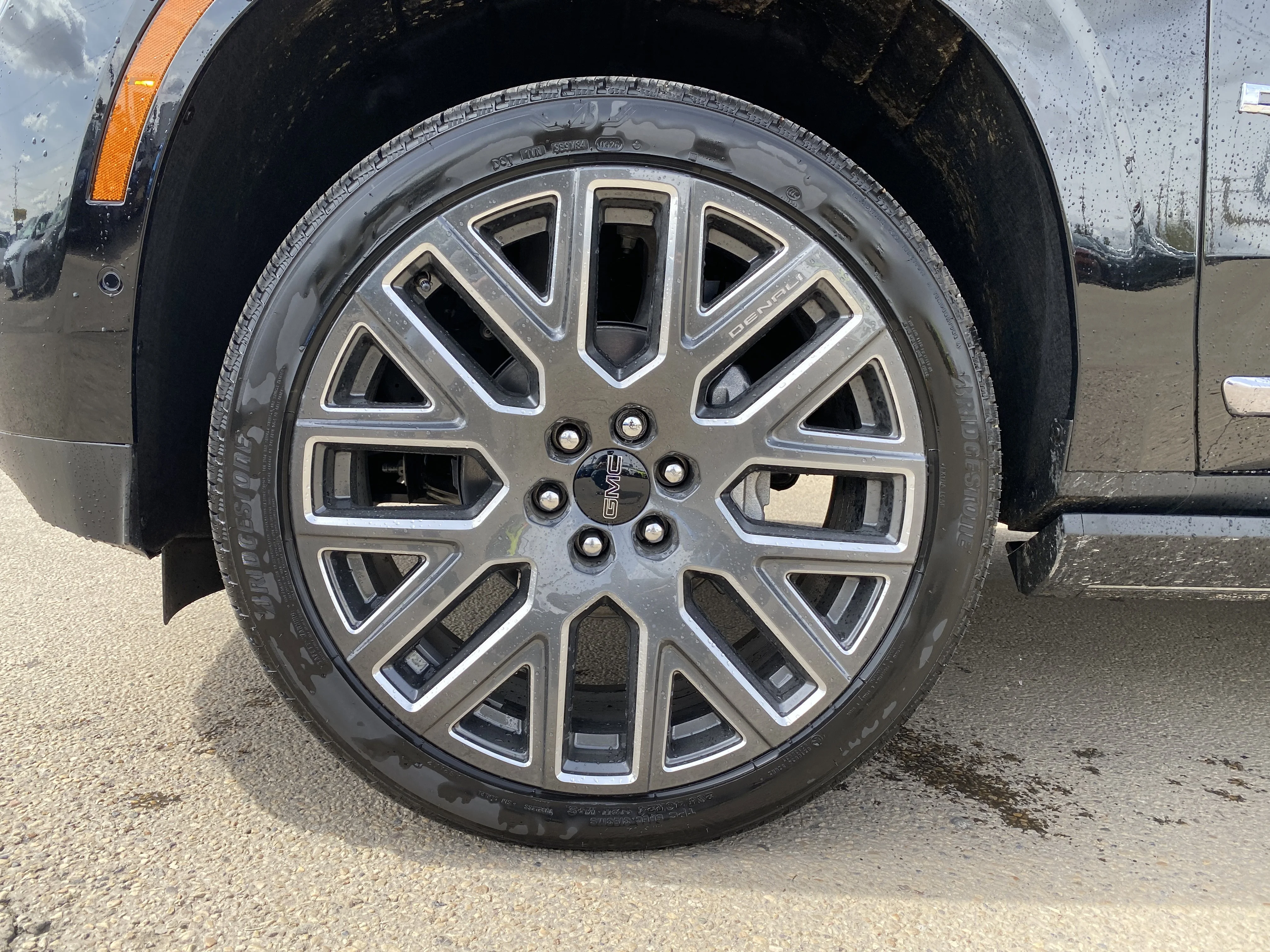New 2026 ONYX BLACK GMC Denali Ultimate image 12