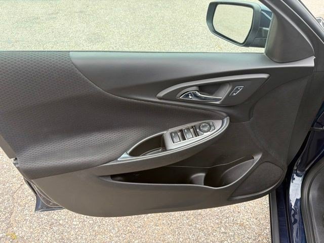 Used 2017 Blue Velvet Metallic Chevrolet LT image 11