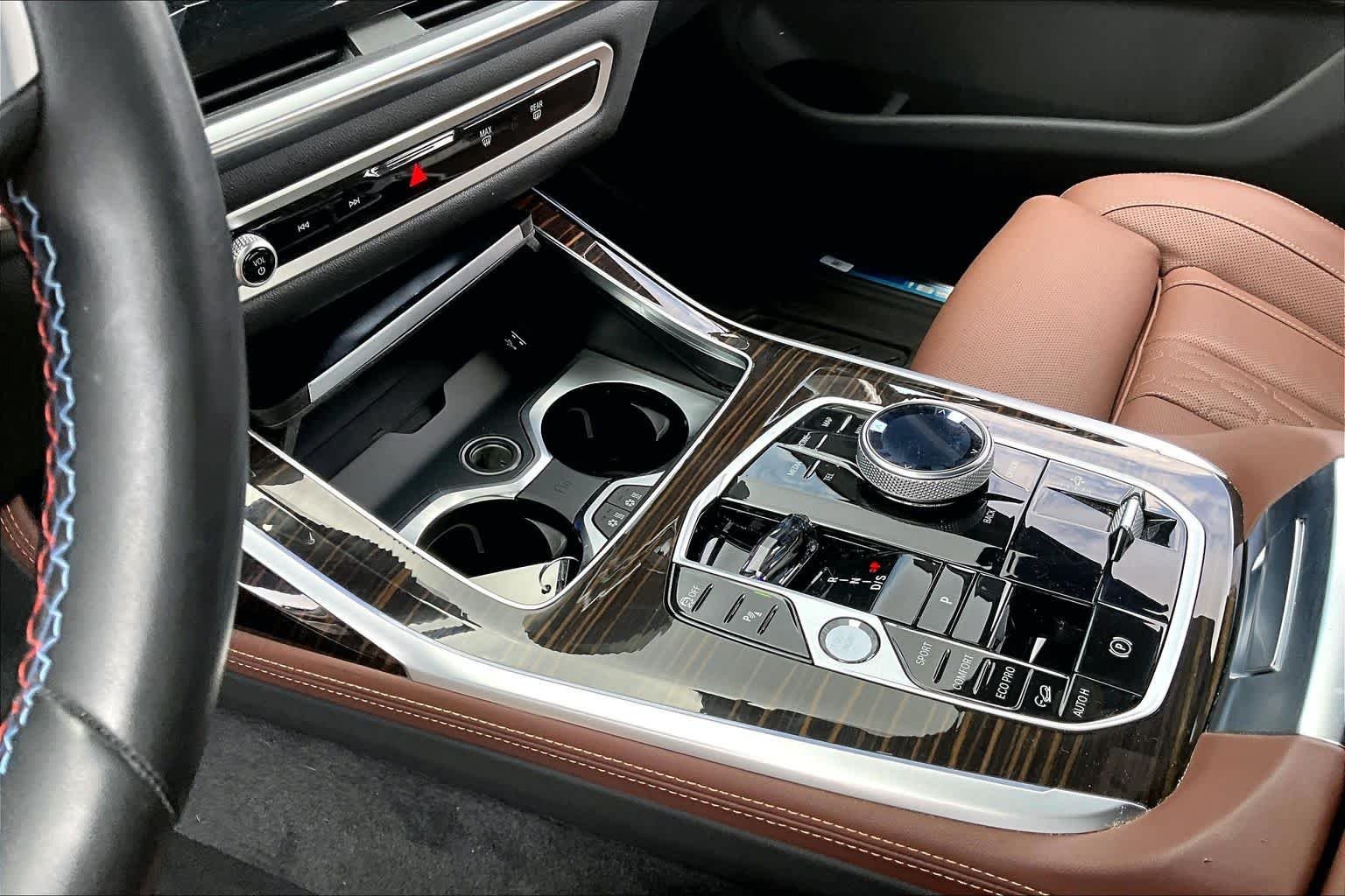 Used 2026 Skyscraper Grey Metallic BMW M60i image 14