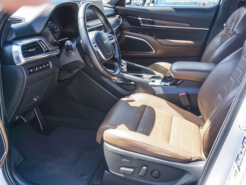 Certified Used 2022 White Kia SX image 18
