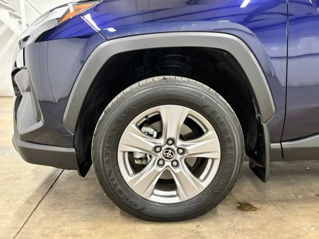 Used 2022  Toyota XLE image 10