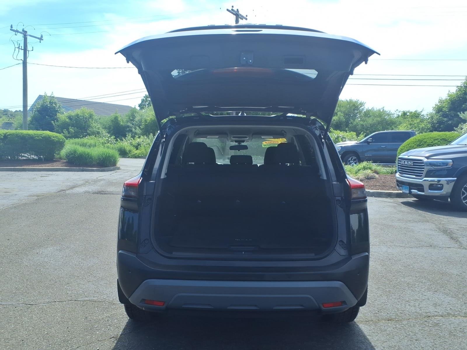 Used 2023 Black Nissan S image 7
