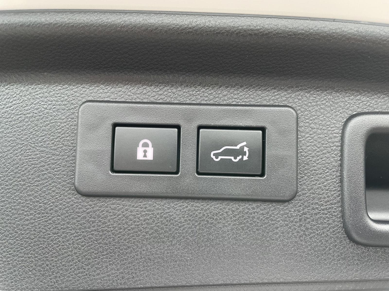 Used 2024 Crystal White Pearl Subaru Limited image 34