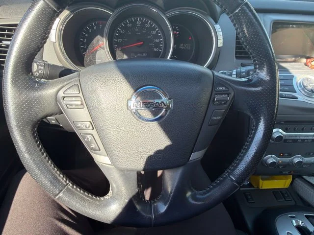 Used 2014 Gray Nissan SL image 16