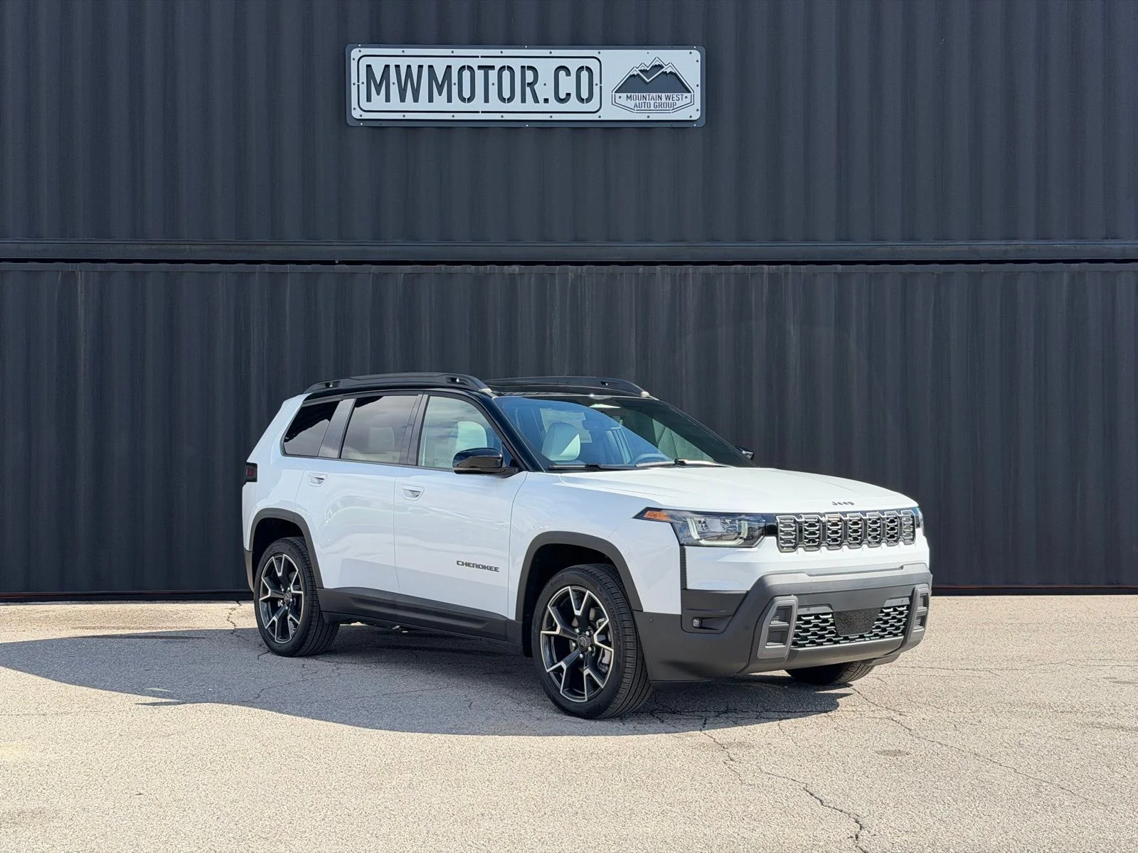 2026 Jeep Cherokee Overland HEV 4X4's photo