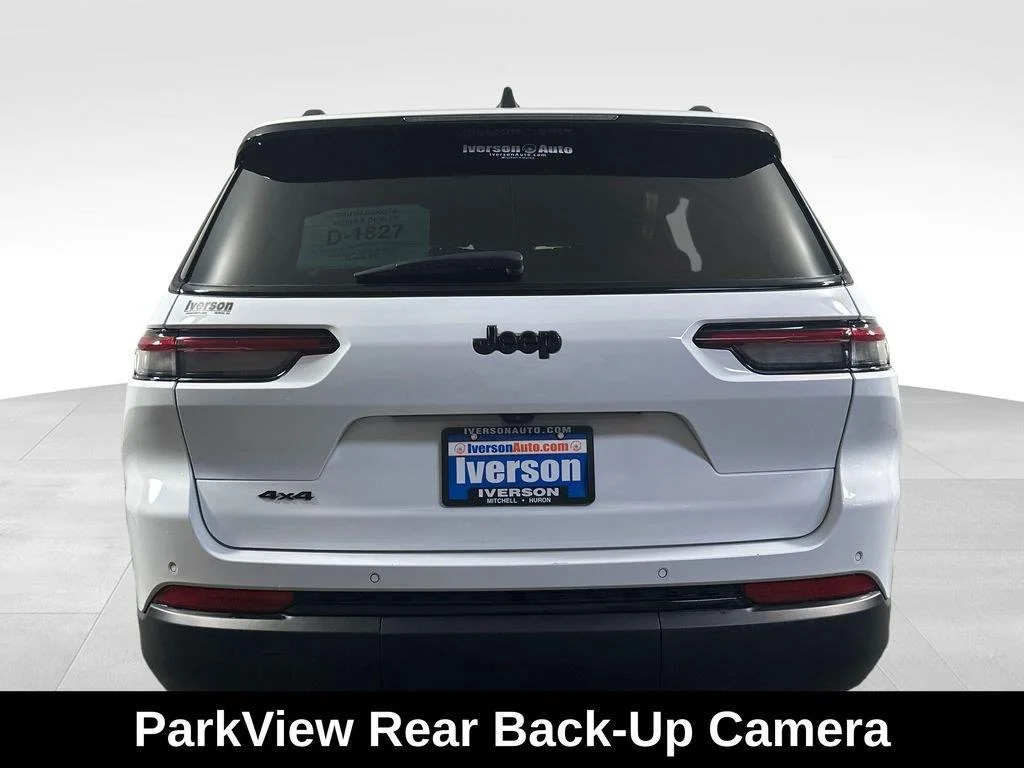 Used 2023 Bright White Clearcoat Jeep Altitude image 10