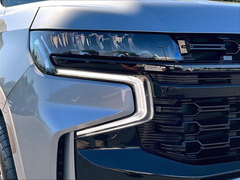 Used 2024 Gray Chevrolet Z71 image 34