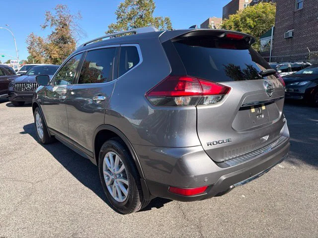 Used 2019 Gray Nissan SV image 7
