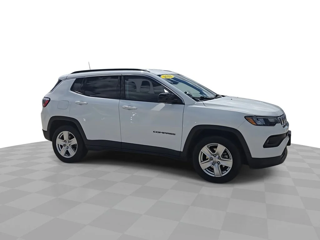 Certified Used 2022 White Jeep Latitude image 2