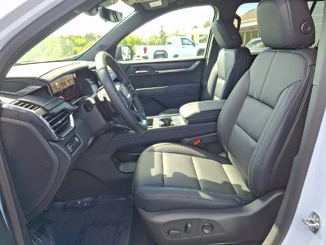 New 2027 Glacier White Tricoat GMC Elevation image 13