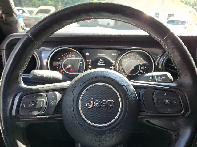 Used 2022 Black Jeep Sport image 21