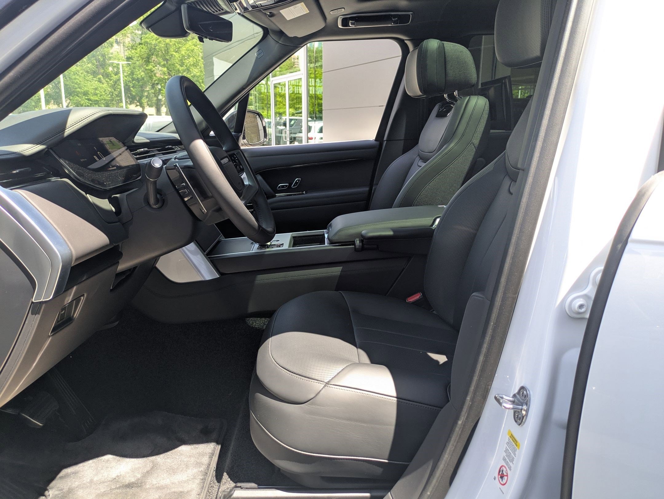 New 2025 Ostuni Pearl White Land Rover SV image 26