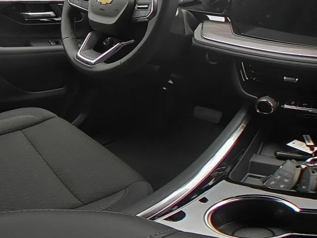 2026 Chevrolet Suburban LS - Photo 28