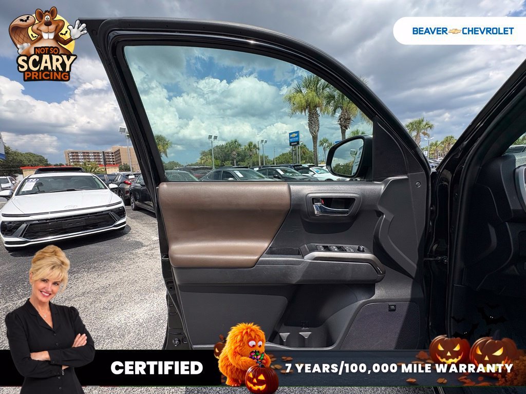 Used 2023  Toyota Limited image 32