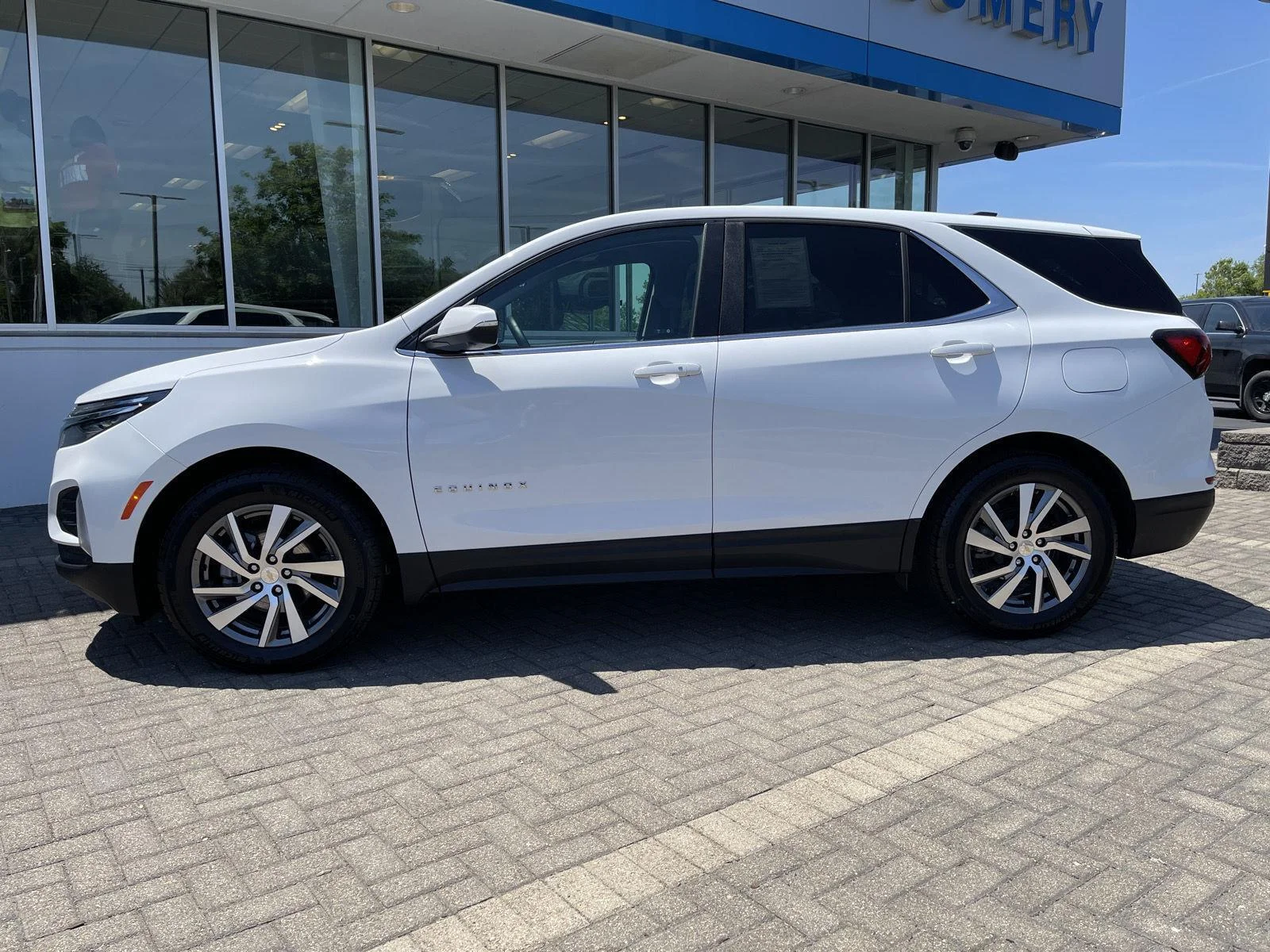 Used 2024 Summit White Chevrolet LT image 2
