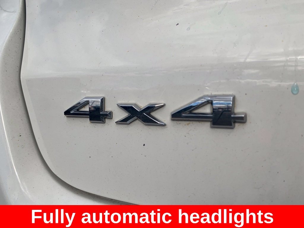 Used 2019 White Jeep Latitude image 9