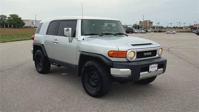 Used 2007 Toyota FJ Cruiser Base with VIN JTEZU11F970017759 for sale in O'Fallon, IL