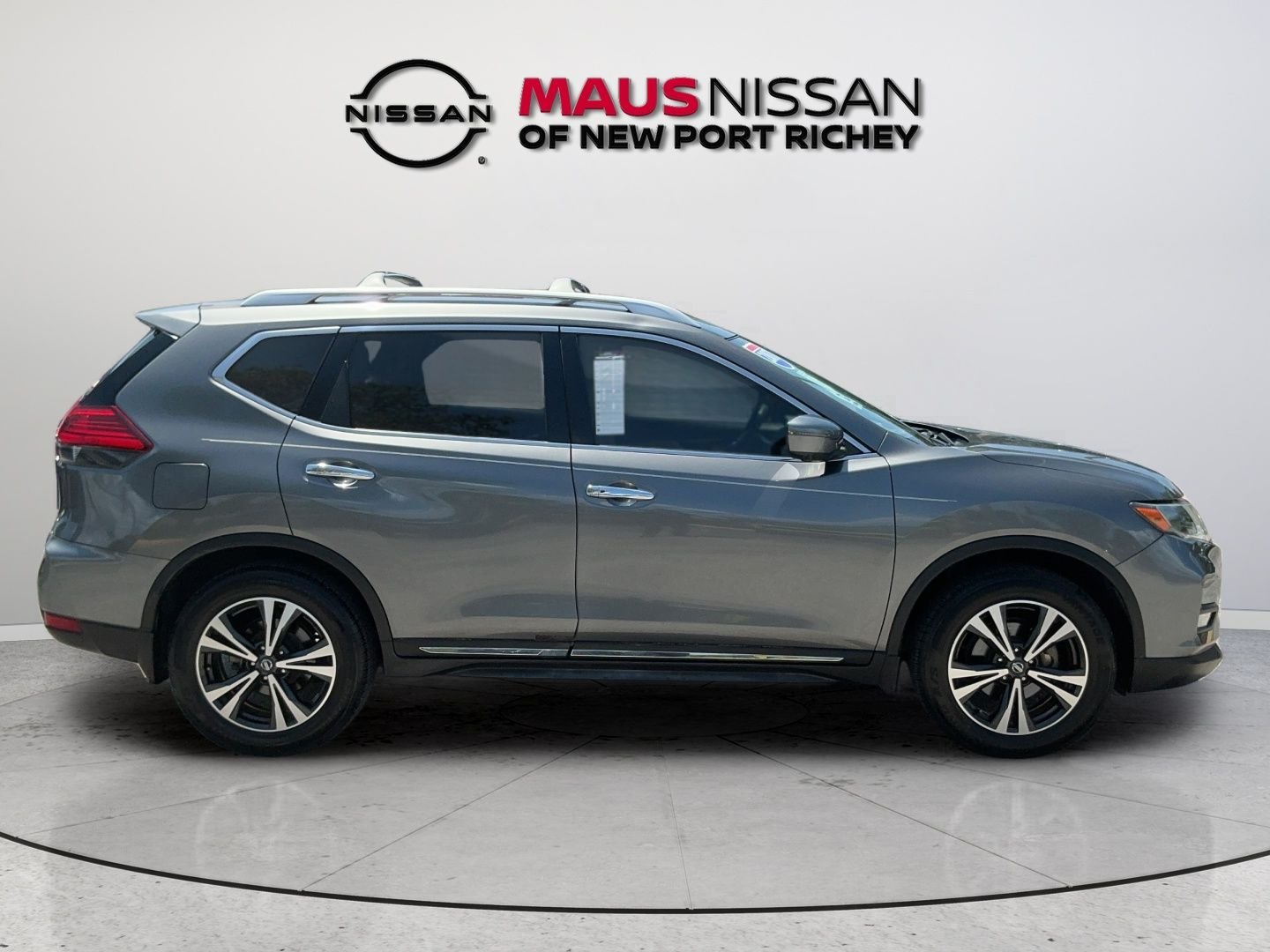 Used 2017 Gray Nissan SL image 13