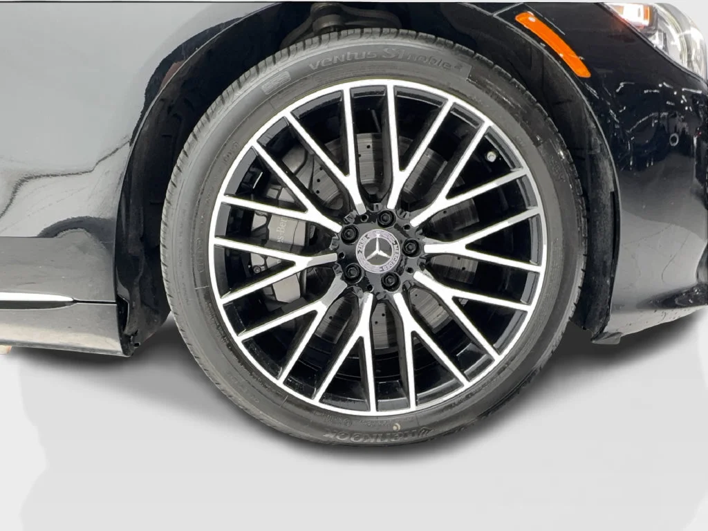 Used 2023 Black Mercedes-Benz S 580 image 18